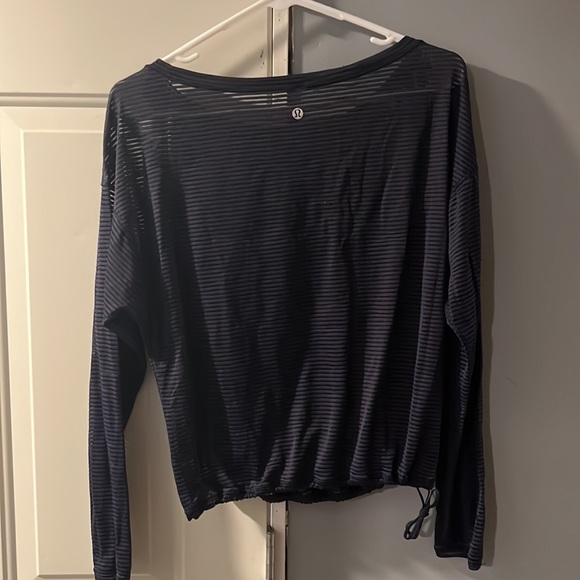 Lululemon Womens Navy blue  Pinstriped Long Sleeve Active Yog Size 6 - Picture 2 of 8